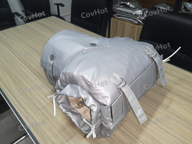 ? ? ? ?冬季氣溫逐漸變冷，我們大家自覺不自覺的都穿上了厚厚的衣服御寒。那么問題來了，我們的設備是否“穿暖”了？要不要穿些東西？穿哪些可以溫暖過冬？ ? ? ? ?石油，電力，化工等很多行業裝置每年冬季都會開展設備防凝凍工作，目的就是不凍壞一臺設備、一條管線。設備凝凍只是因為環境溫度的降低，解決這個問題常規來說不外乎就是做保溫。 ? ? ? ?為此，科好特開發了可以與閥門及設備一同工作的可拆裝保溫產品，安裝和拆卸變得容易，可反復使用。<a href=http://m.njmbwj.cn/e/tags/?tagname=%E9%98%80%E9%97%A8%E4%BF%9D%E6%B8%A9 target=_blank class=infotextkey>閥門保溫</a>產品用材屬于輕質柔性無石棉材料，在高度復雜和狹窄的區域同樣可以很好使用，無論是截止閥、球閥等均可安裝。通常用戶只需提供閥門名稱型號和同一型號數量清單即可訂購相應的可拆卸<a href=http://m.njmbwj.cn/e/tags/?tagname=%E9%98%80%E9%97%A8%E4%BF%9D%E6%B8%A9%E5%A5%97 target=_blank class=infotextkey><a href=http://m.njmbwj.cn/e/tags/?tagname=%E9%98%80%E9%97%A8%E4%BF%9D%E6%B8%A9 target=_blank class=infotextkey>閥門保溫</a>套</a>了，特殊類型需要提供詳細規格或尺寸?？刹鹦?a href=http://m.njmbwj.cn/e/tags/?tagname=%E9%98%80%E9%97%A8%E4%BF%9D%E6%B8%A9 target=_blank class=infotextkey>閥門保溫</a>產品外觀漂亮整潔、表面可擦洗，環保，無污染。 ? ? ? ?給閥門穿上“保暖衣”，給企業“錦上添花”！